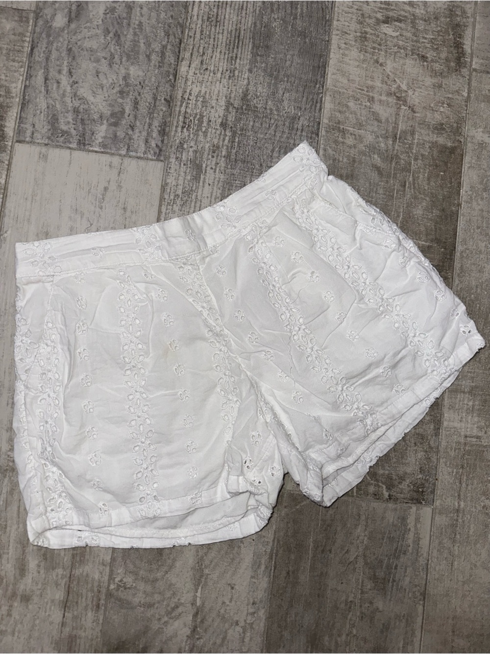 Abercrombie Kids Girls White Eyelet Smocked Shorts - Size 11/12 (Great Condition